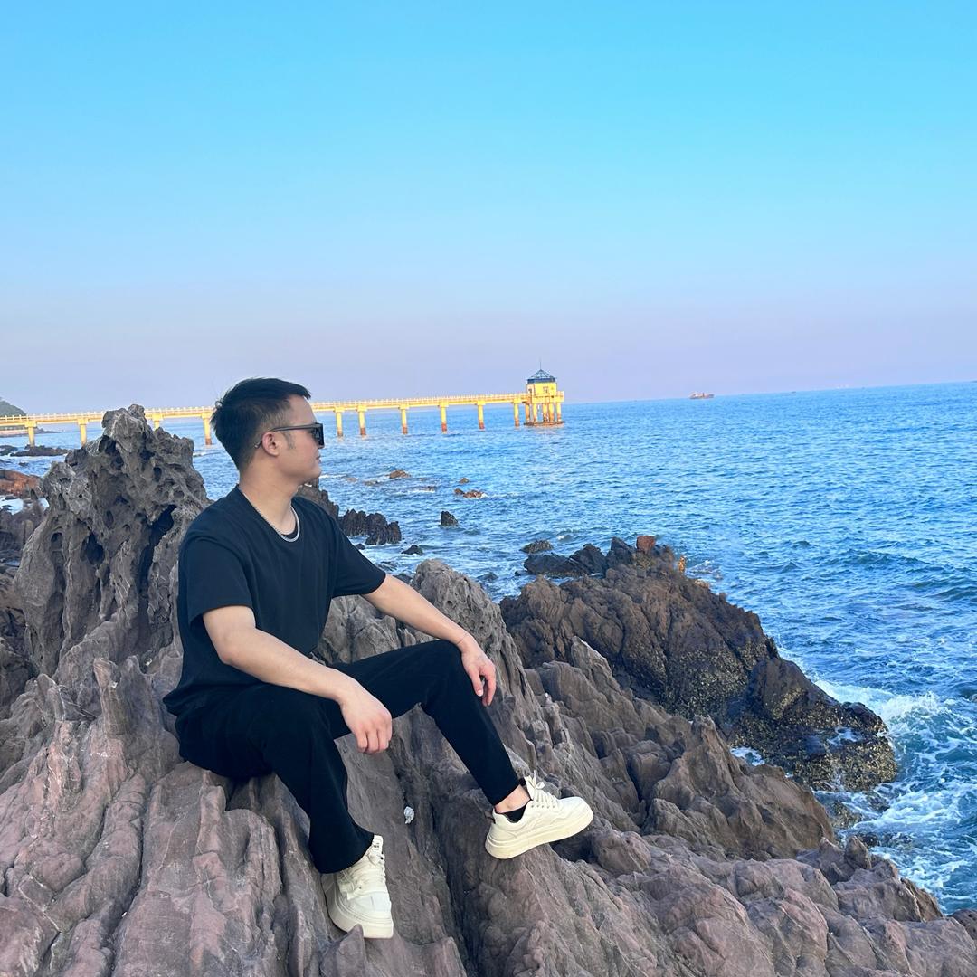 大河向东劉 先生