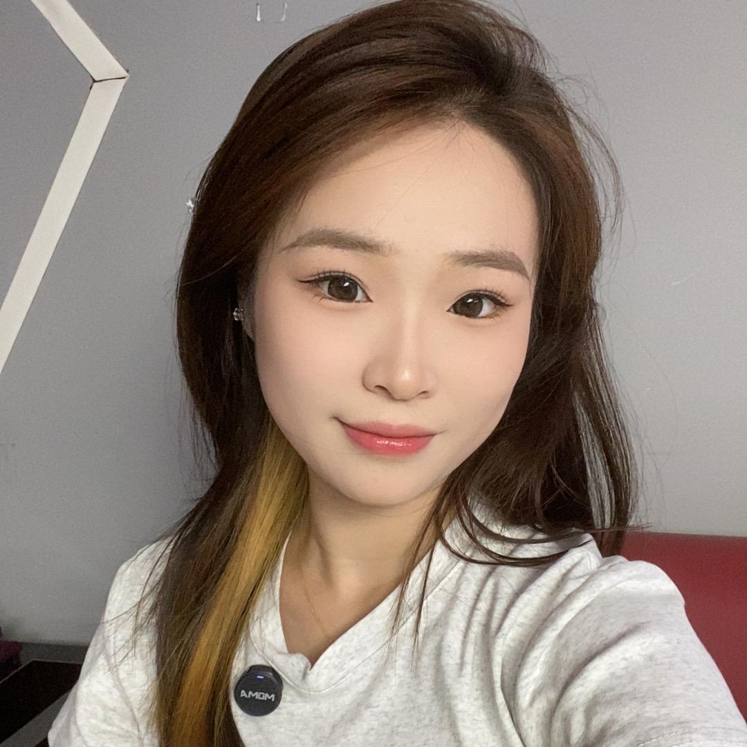 塞思特台球桌-王莹
