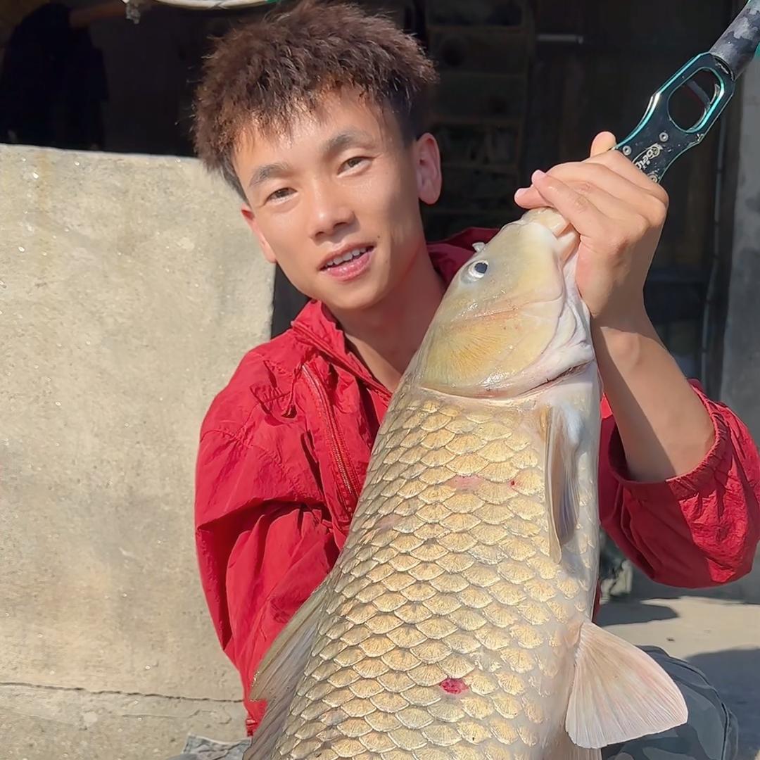 王小宝户外钓鱼