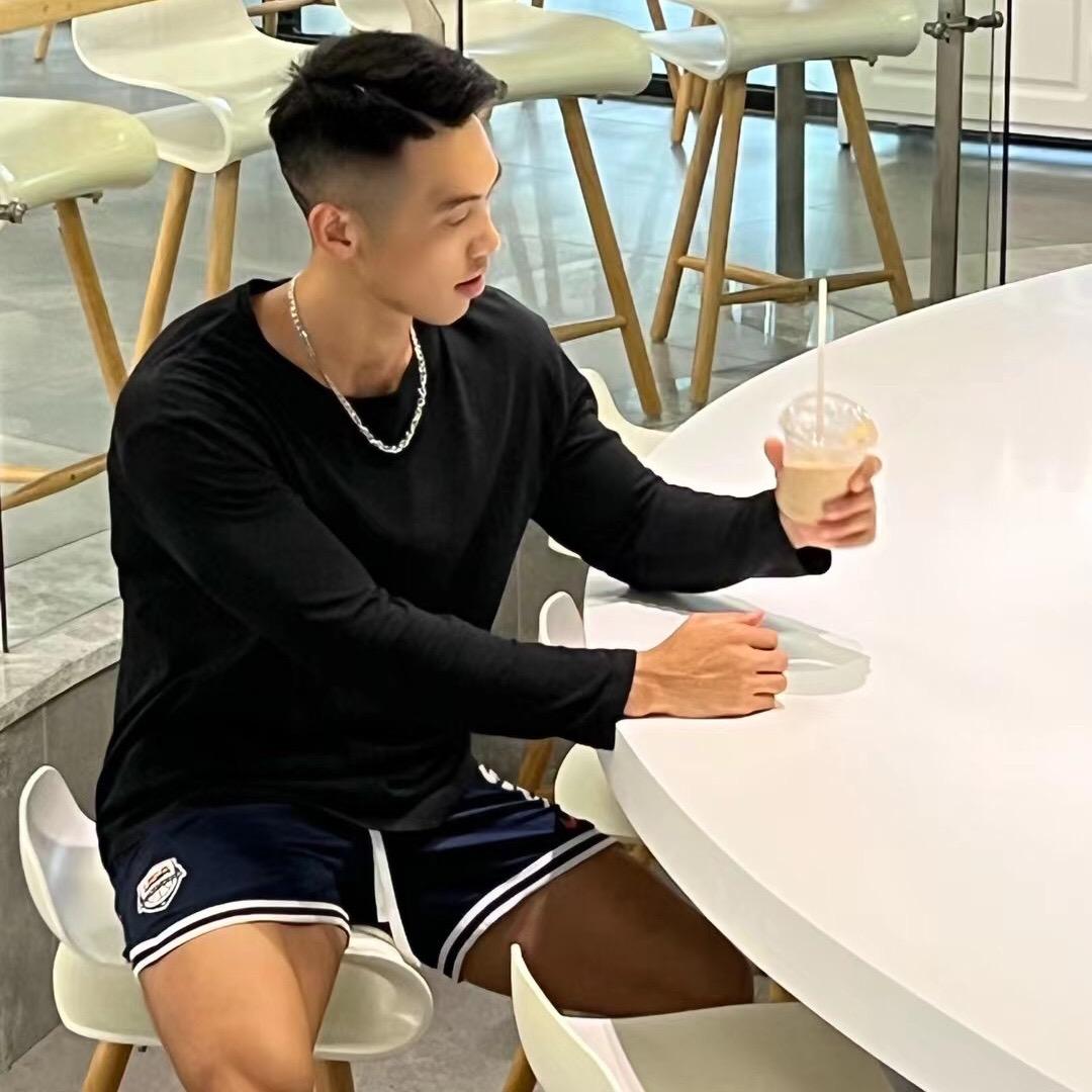是你的明哥吖