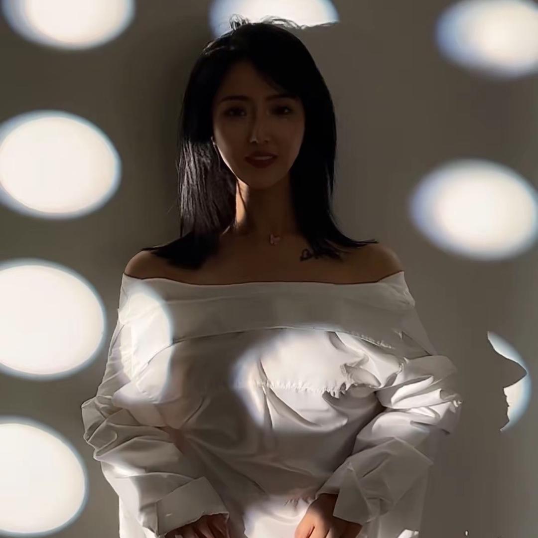 收费站小姐姐
