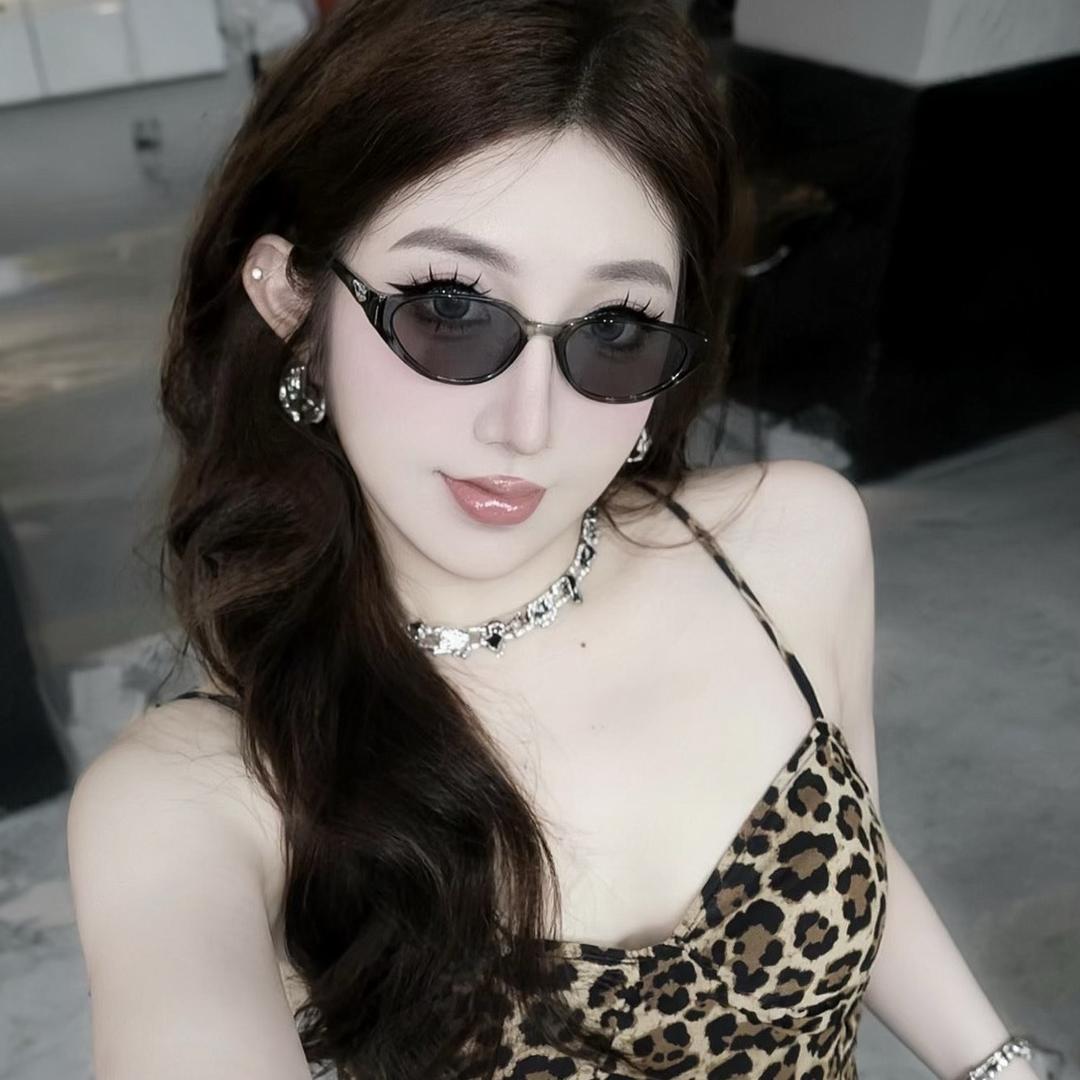 不是美女.