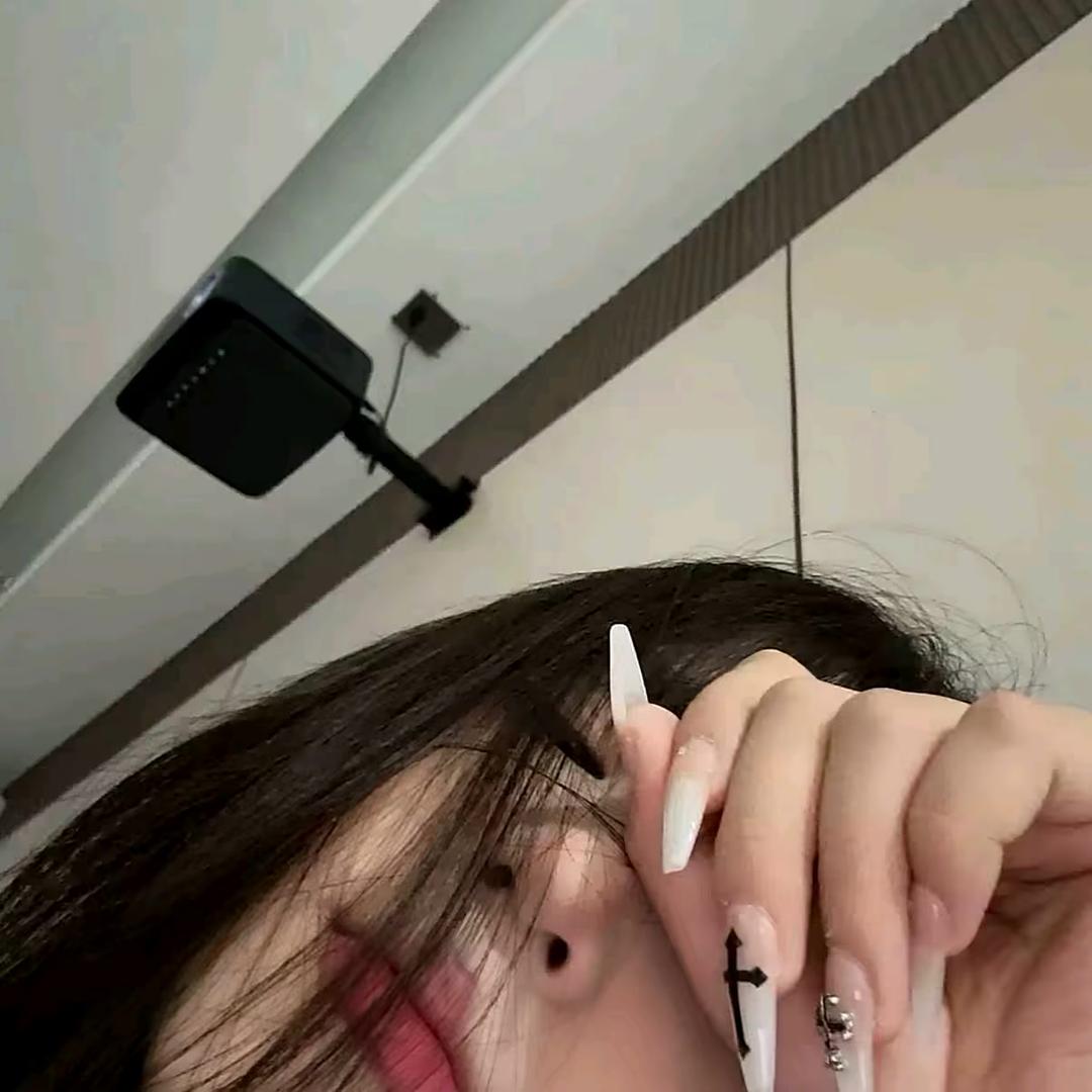 W涵.