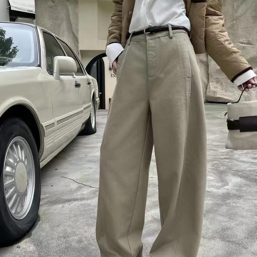 蓝色名流服装店