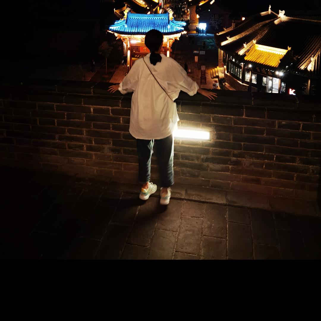 三三.