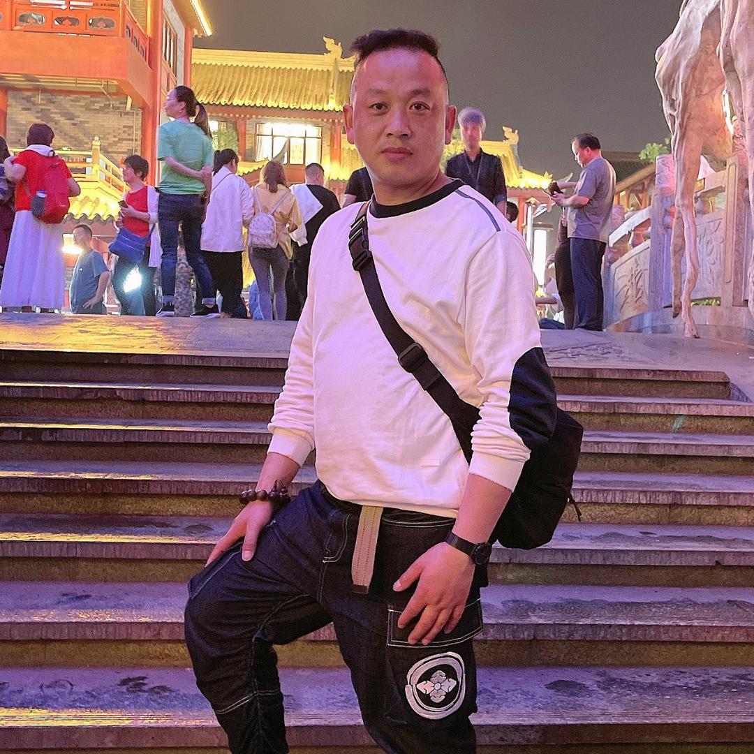乐至红房子房产～伍哥