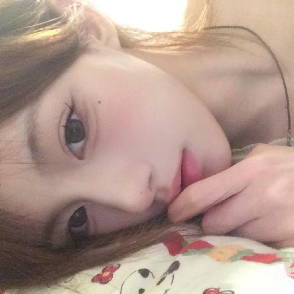 F姐姐正在直播中