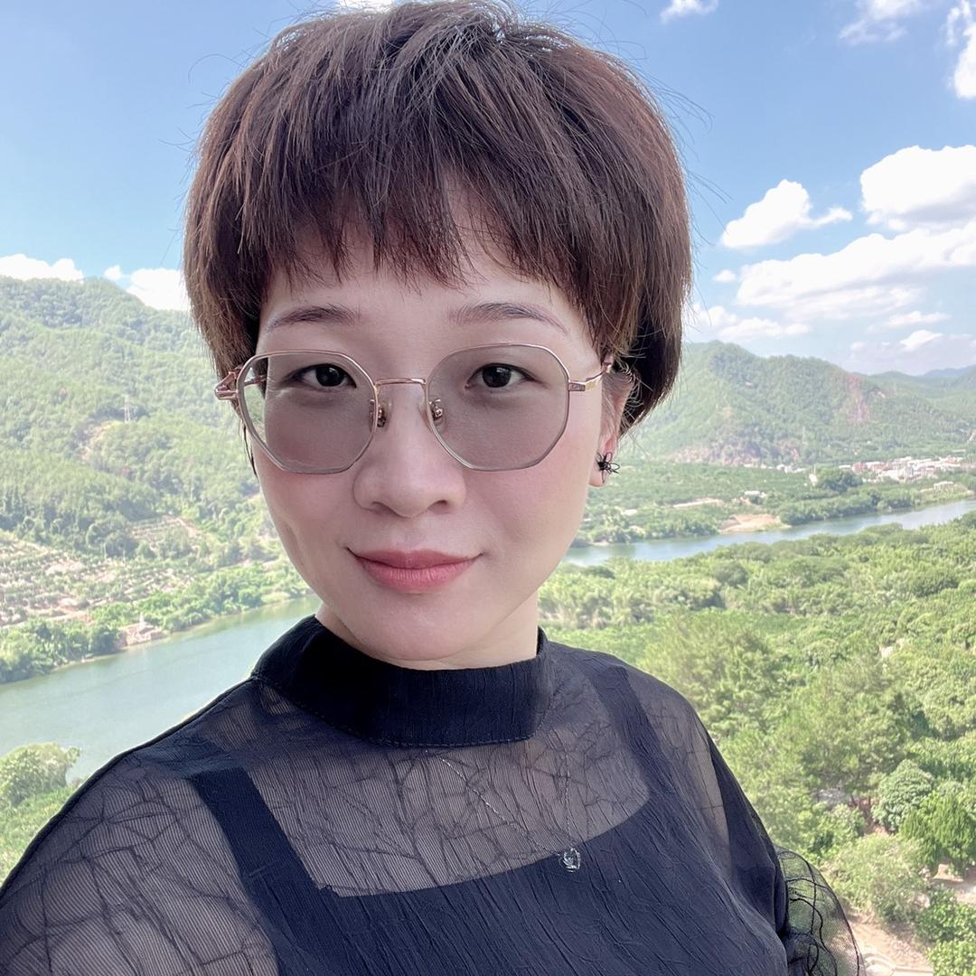 卖大金空调小辉辉