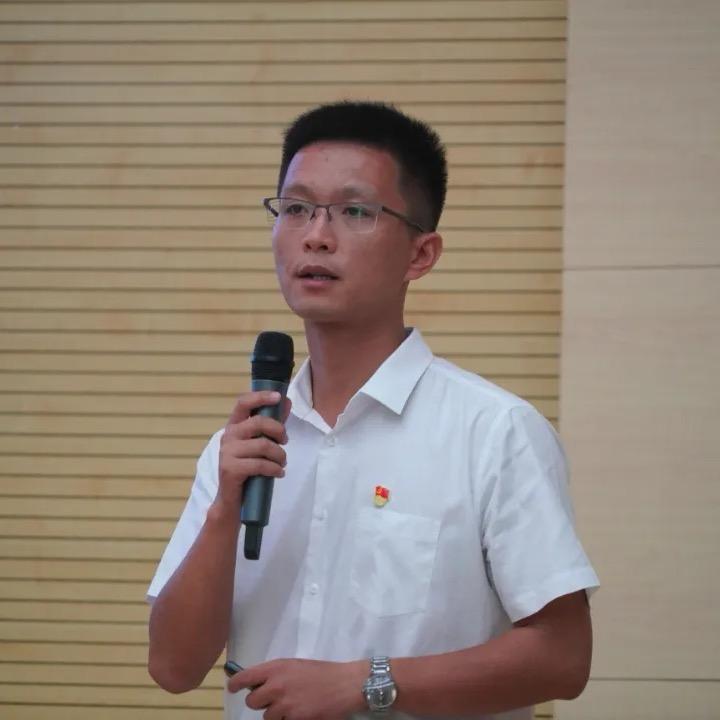 90后村支书江琦