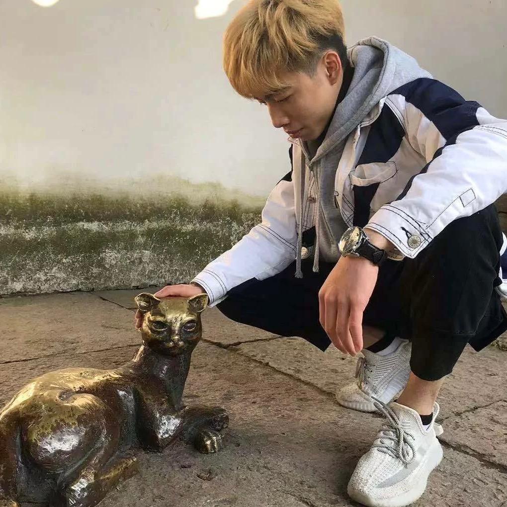 叫我金强。