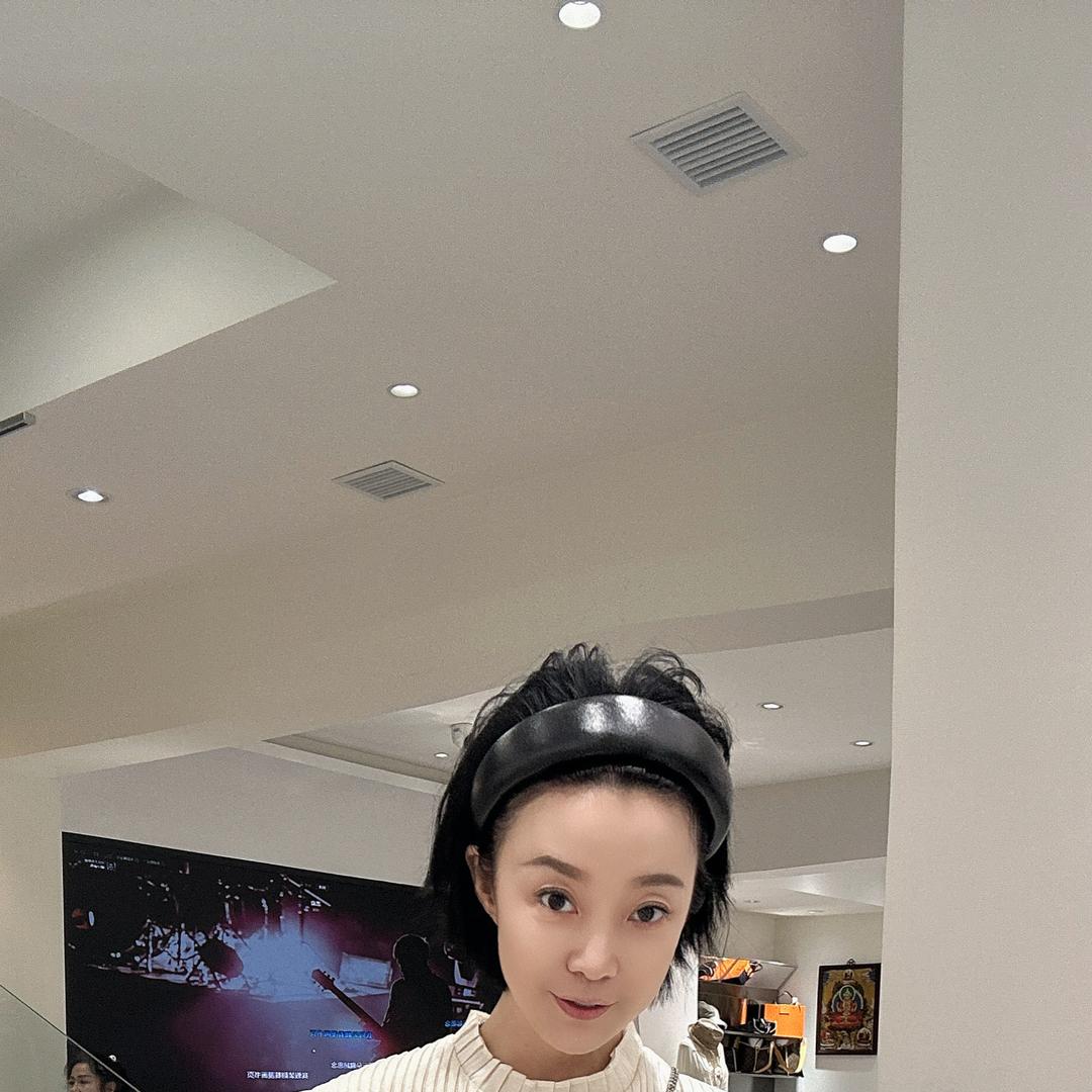 伊春市花似锦利利姐女装