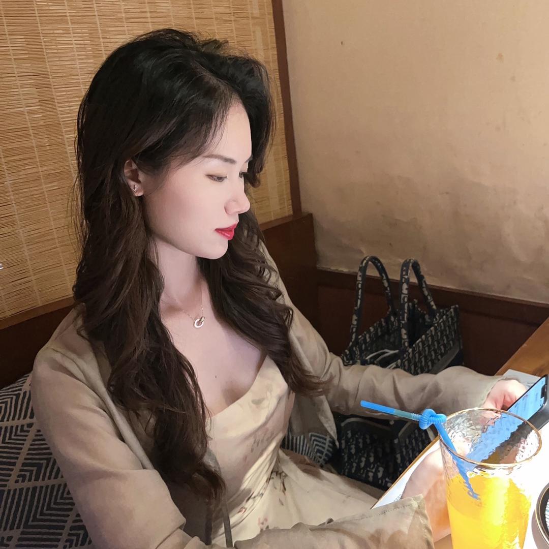 佳洁很忙