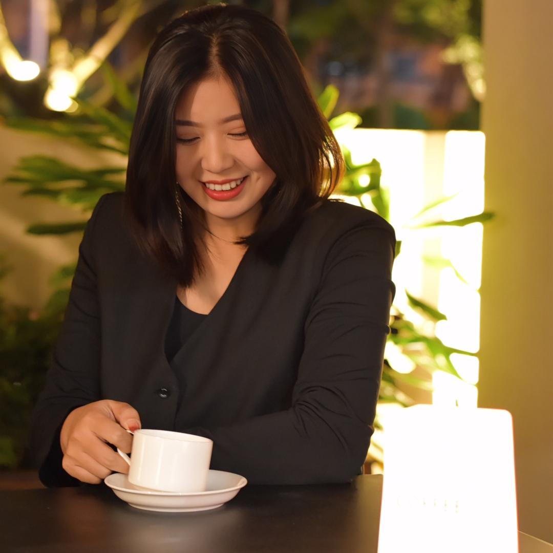 一个很哇塞的女子