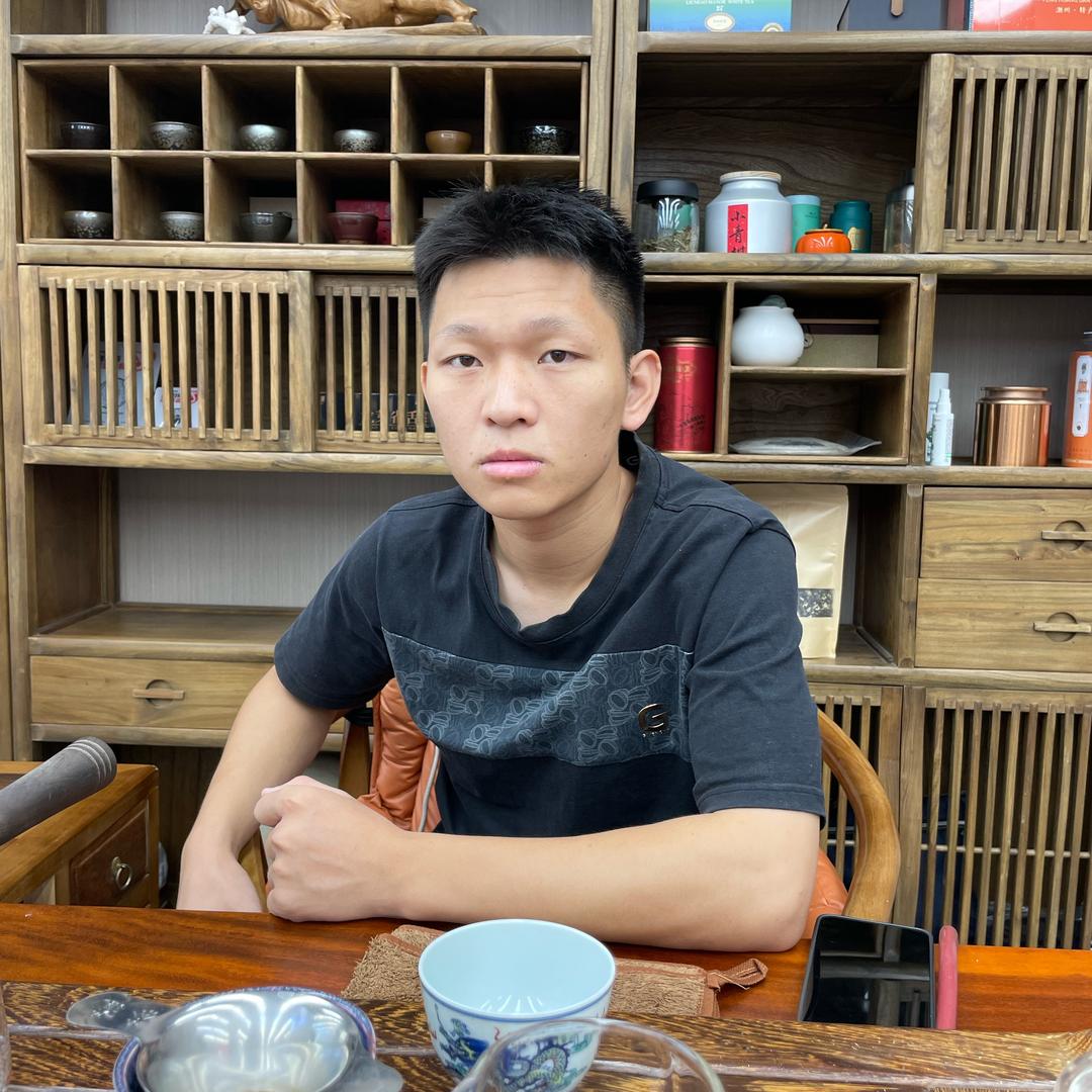 在宜宾玩汽车音响的小夏