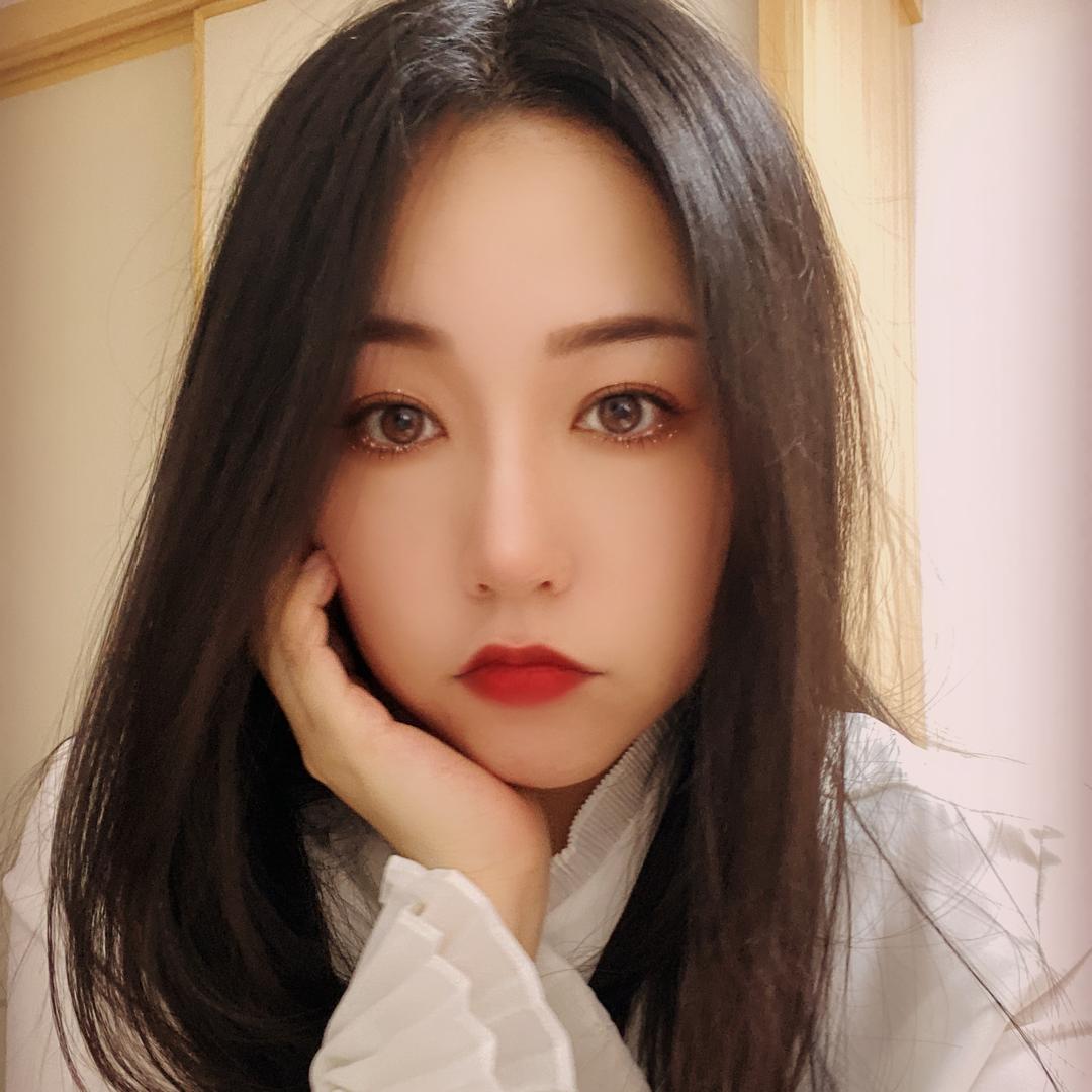 小丘依依