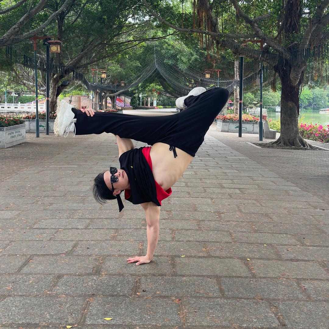 bboyLiL  L