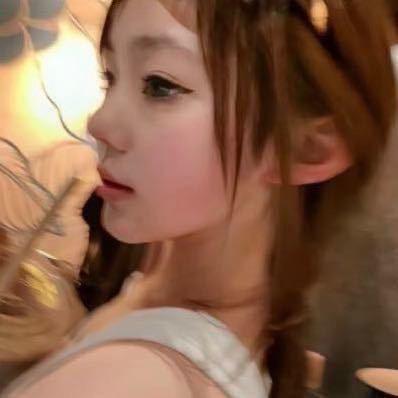 淋雨小欣