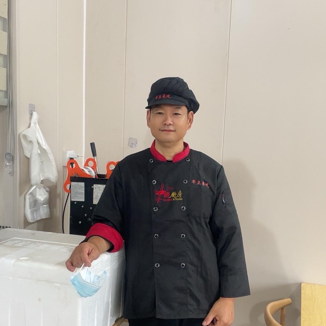 爱跳舞💃唱歌🎤的小祝