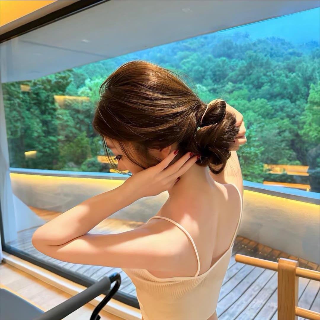 与韩.