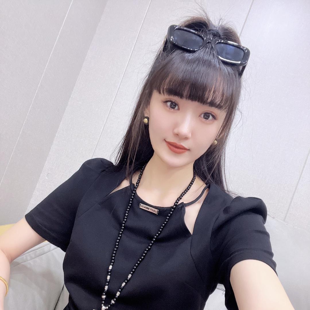 A . Shuang *  ❃