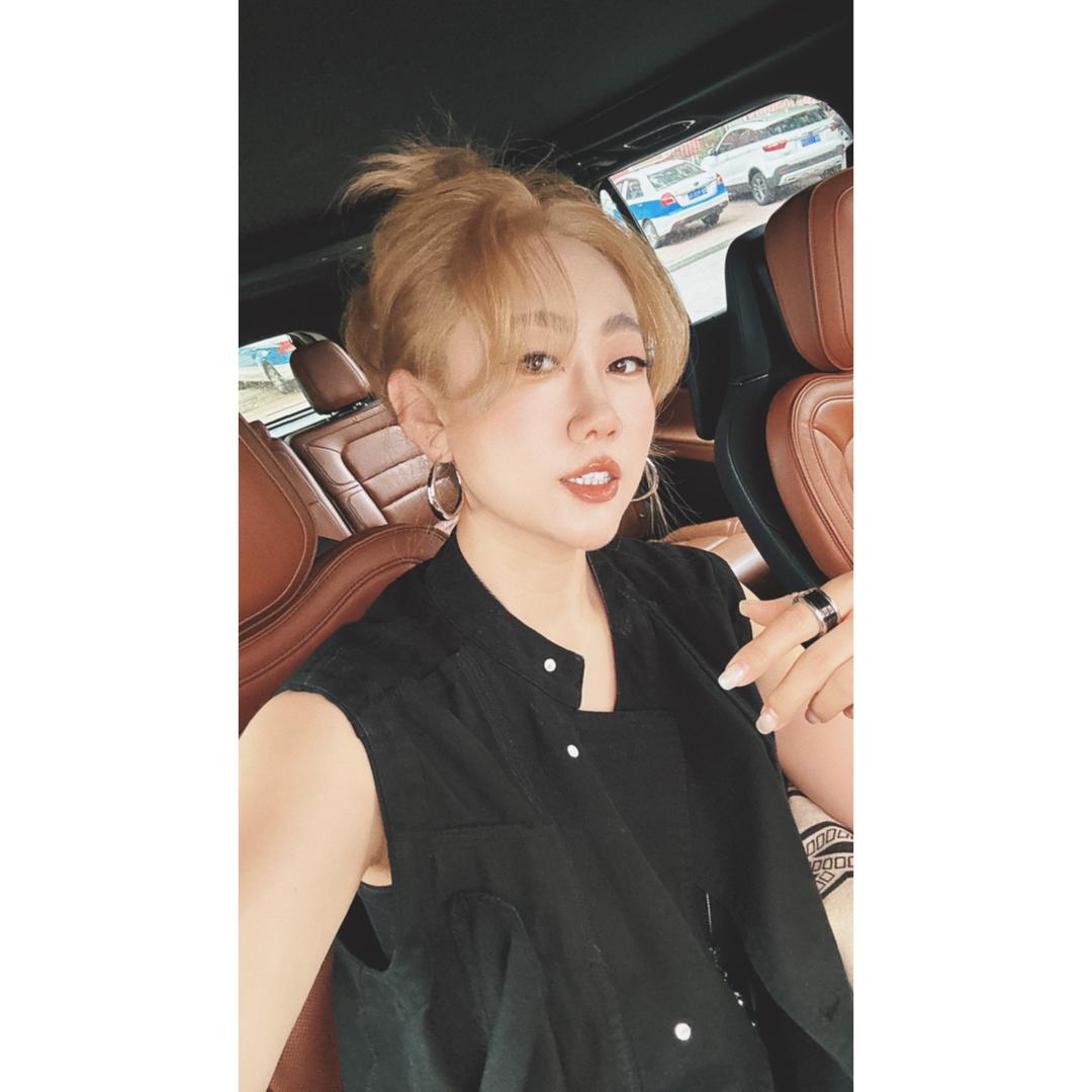 泰来县女韩馆服装店