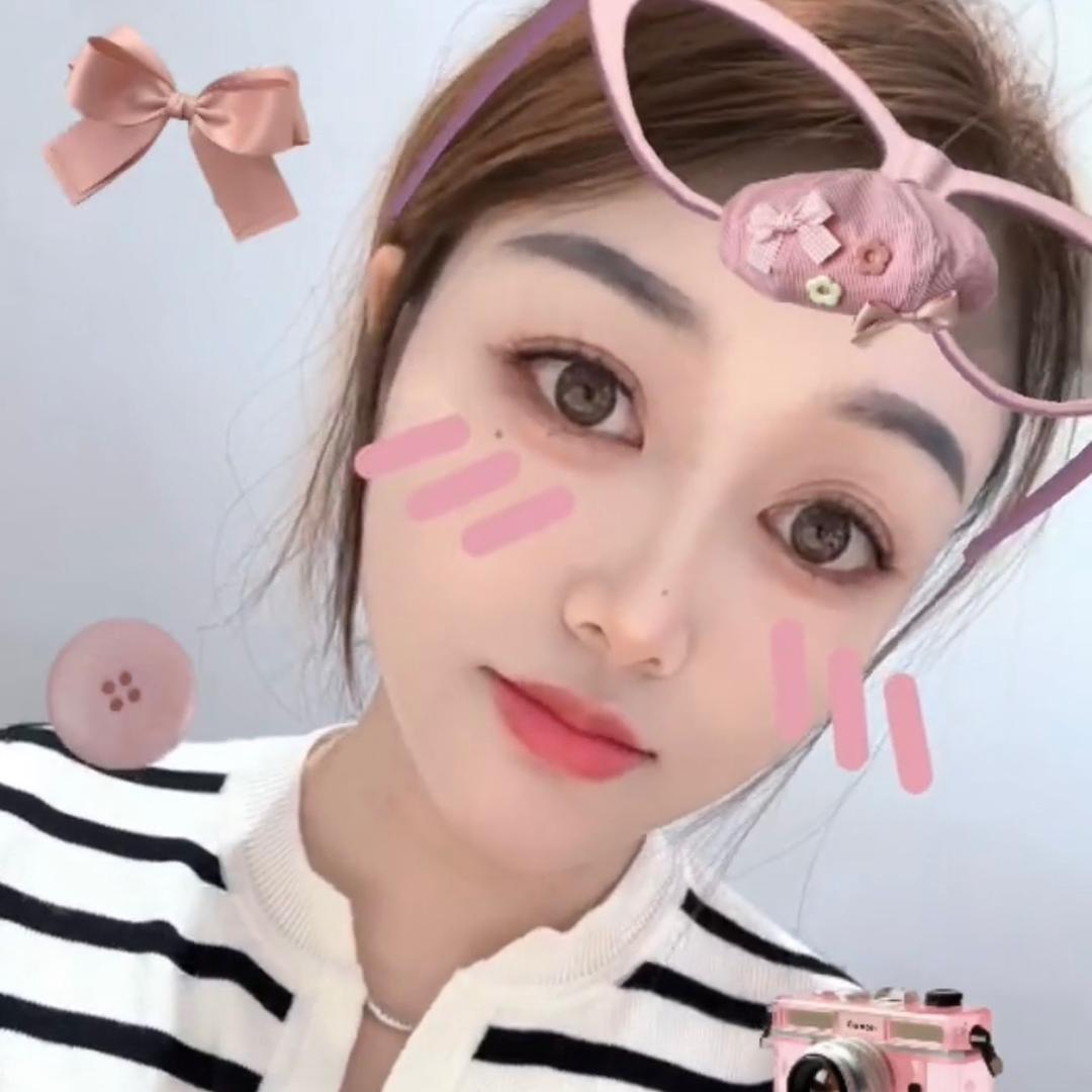 Emily莉