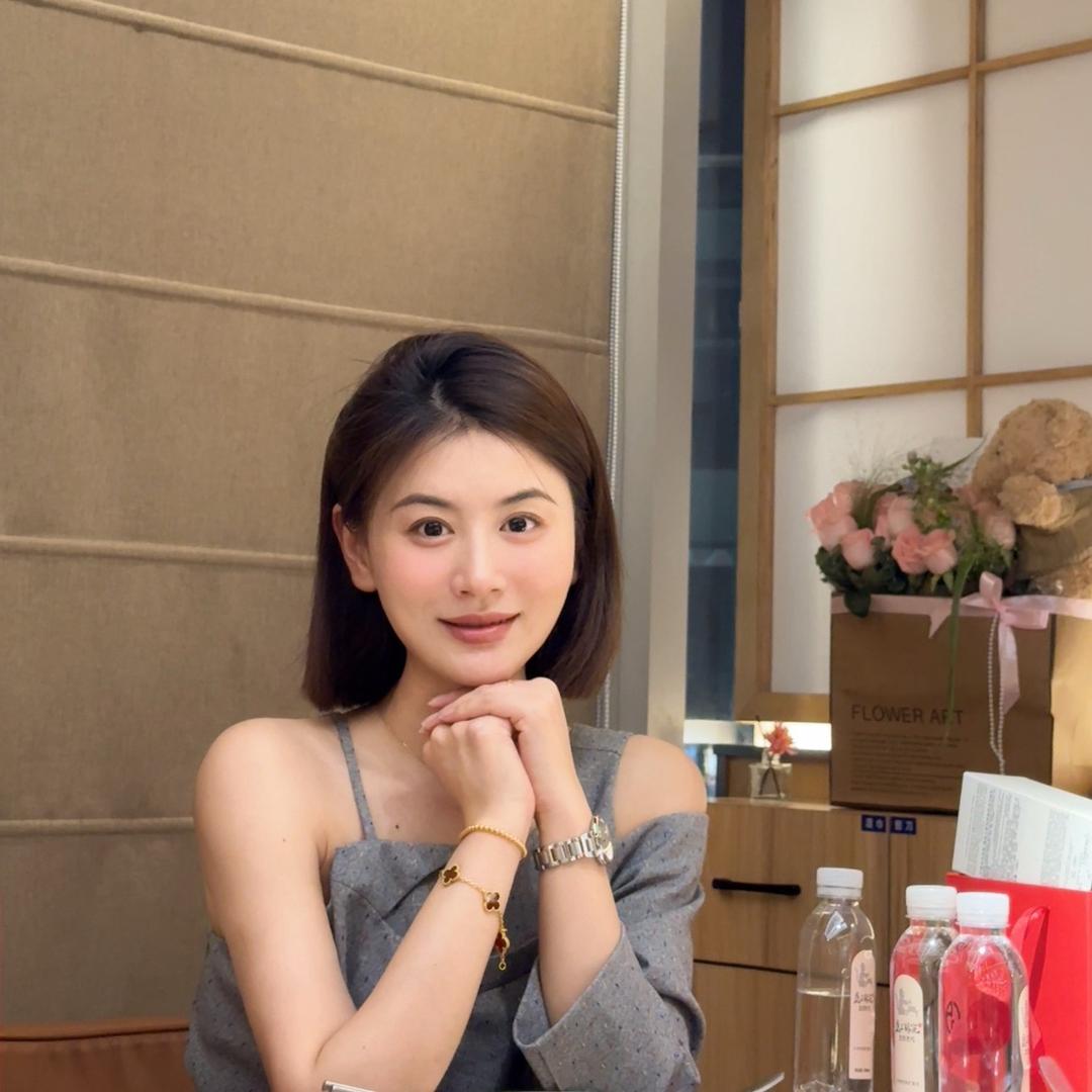 请叫我小姐姐🧍‍♀️