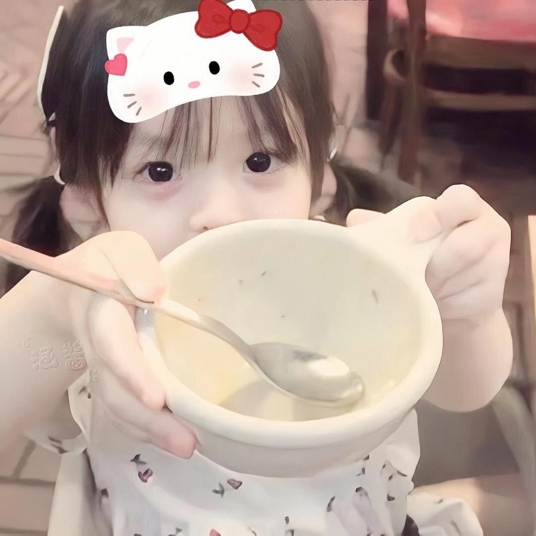 才不是大脸