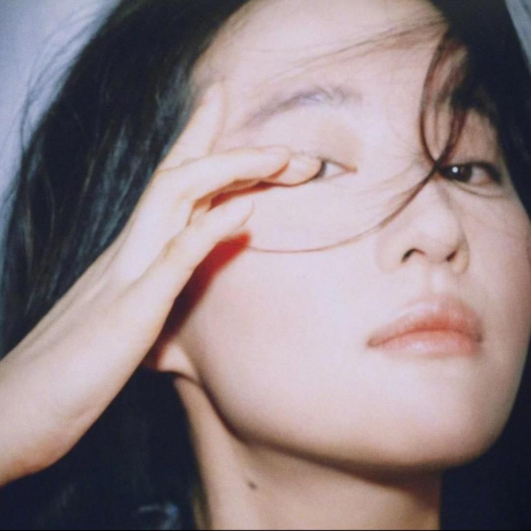 腼腆小美