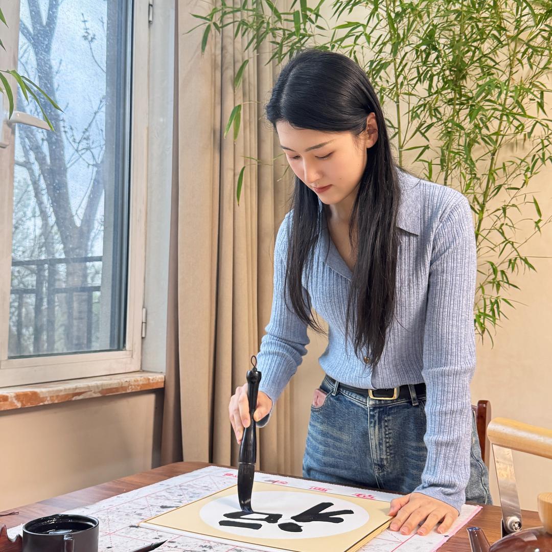 乔丽众