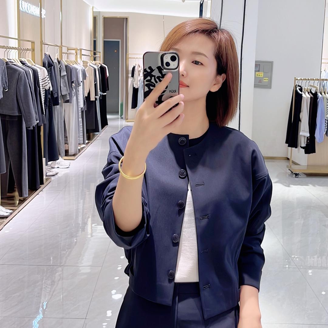 诗梦女装，小薇