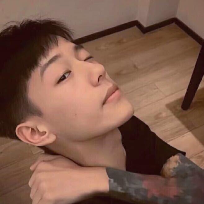 a阔阔.