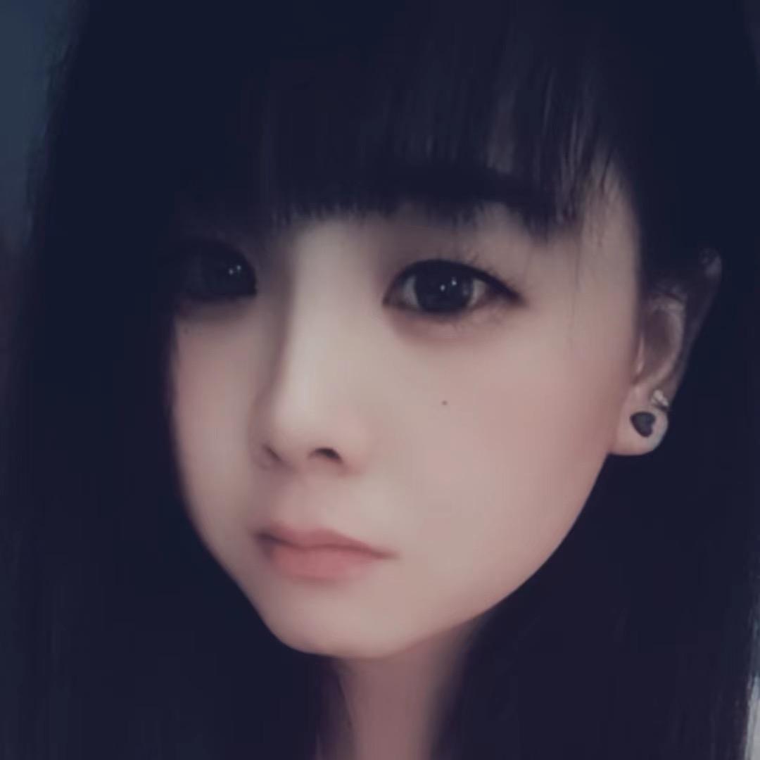 ღ᭄.开心的笨小何࿐