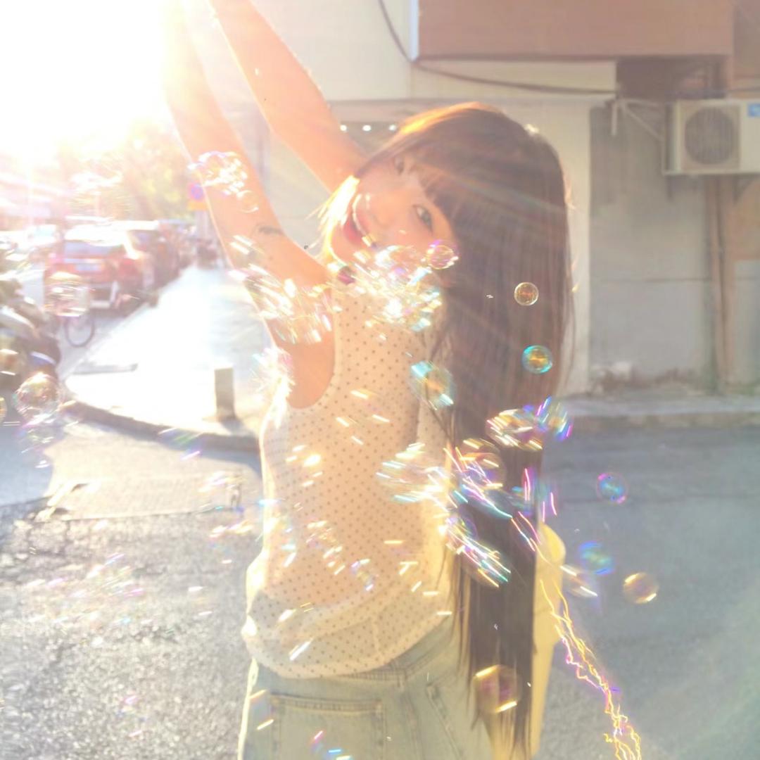 is瑶姐（卷发棒版）