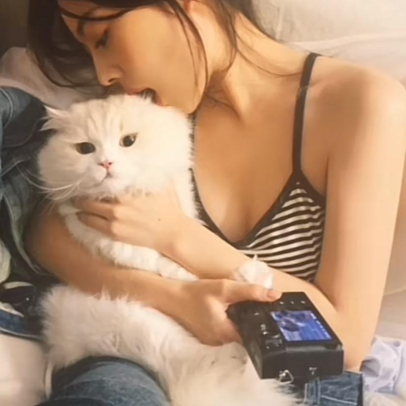 摸一奥喵🐱