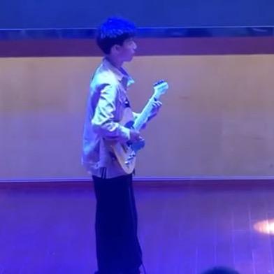 霓裳