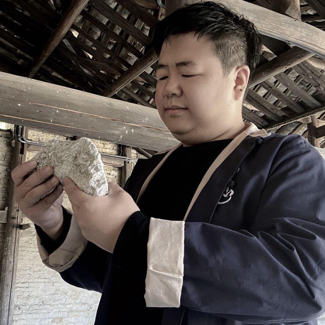 不会拉坯的胖哥