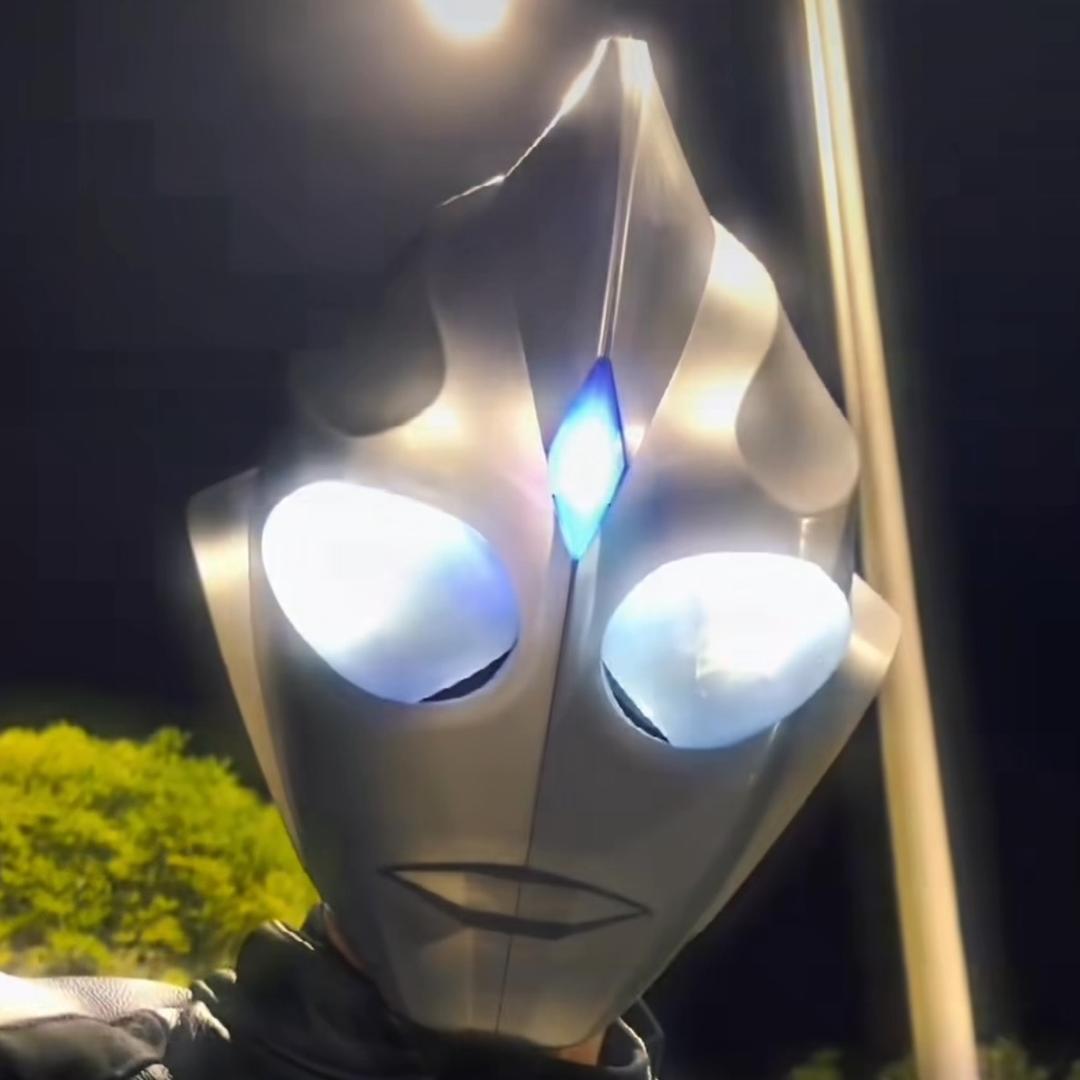 莫男