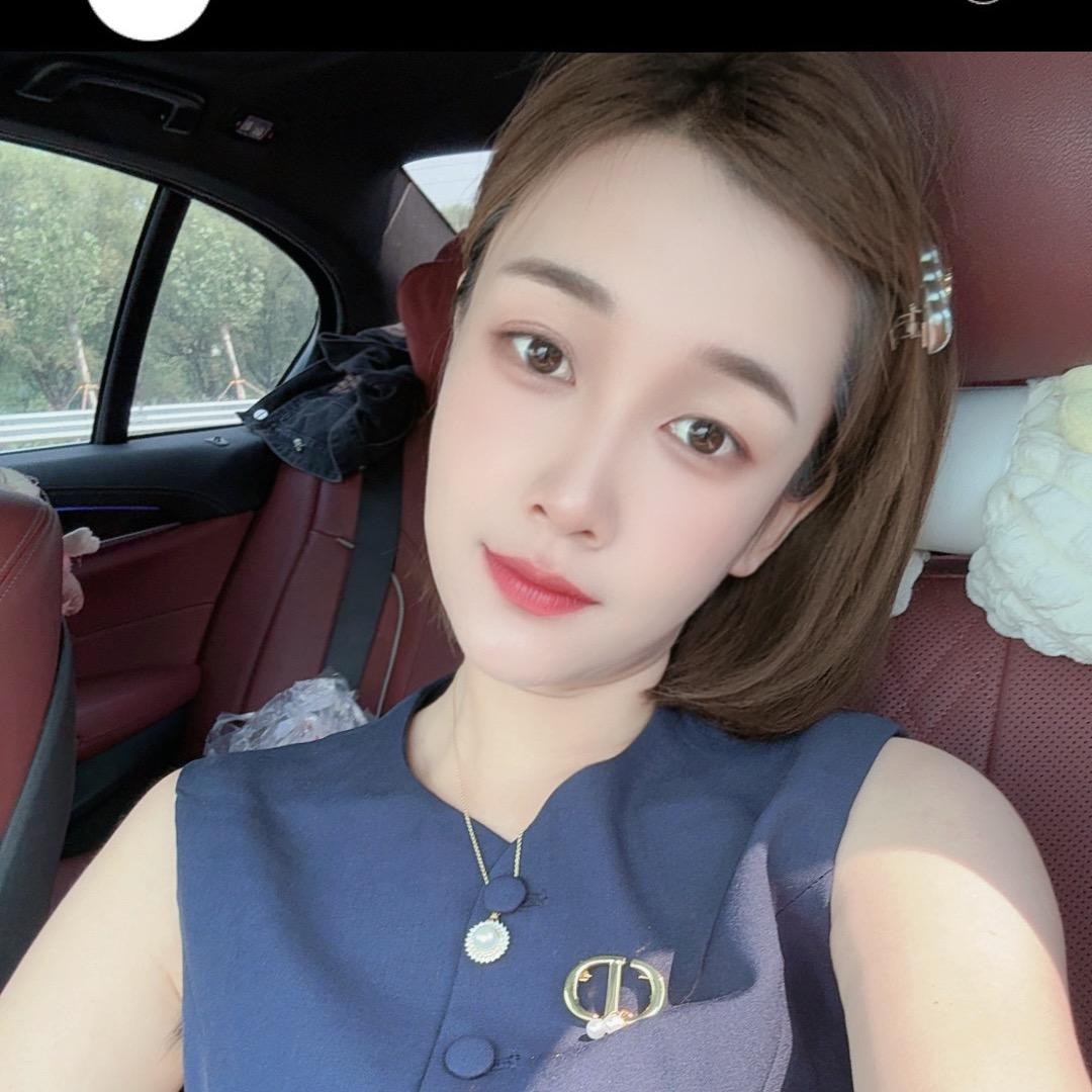 🎀 Mrs.董💕小姐(连赞的拉黑)