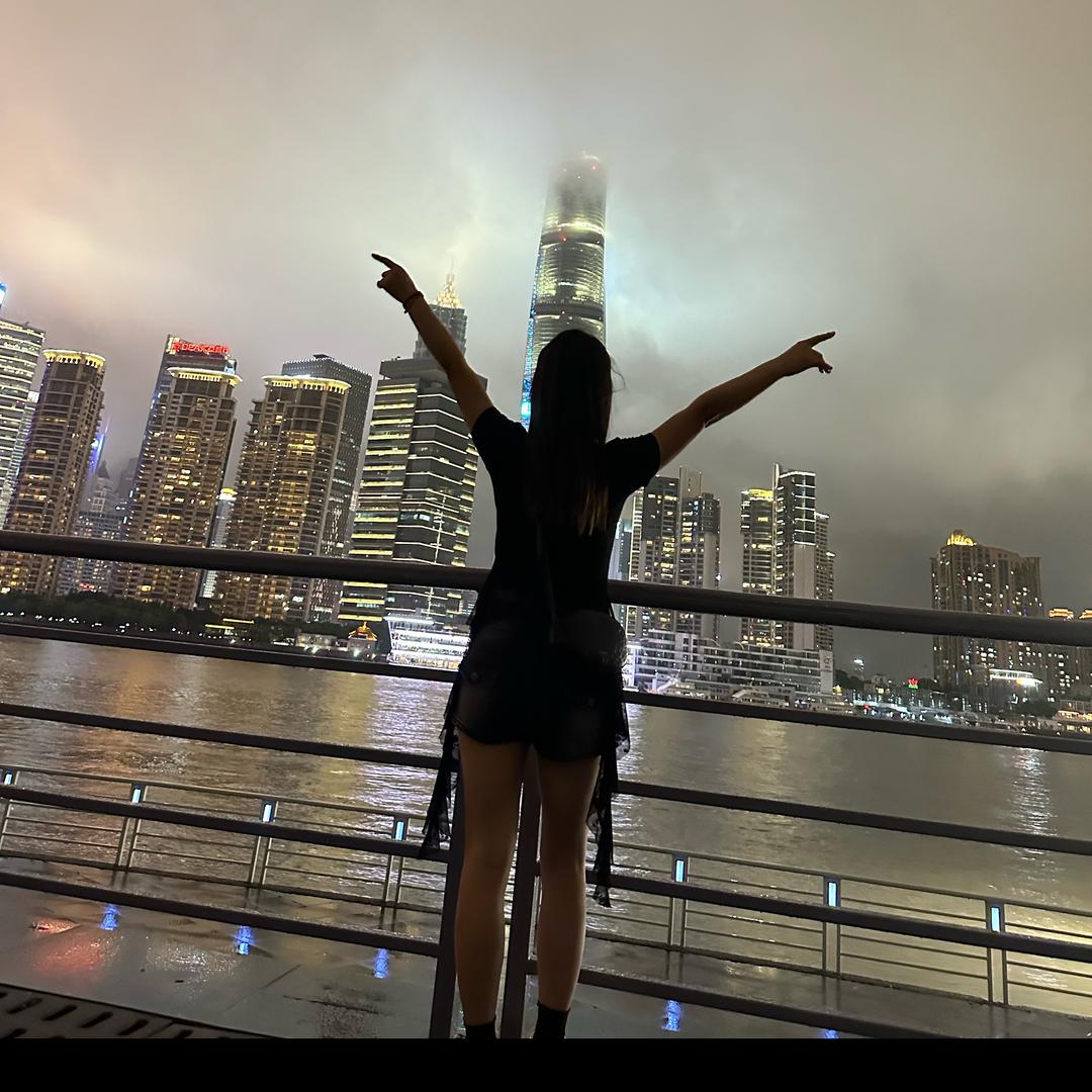 爱跳舞的小娟