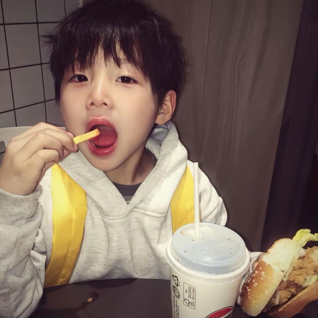 小智.