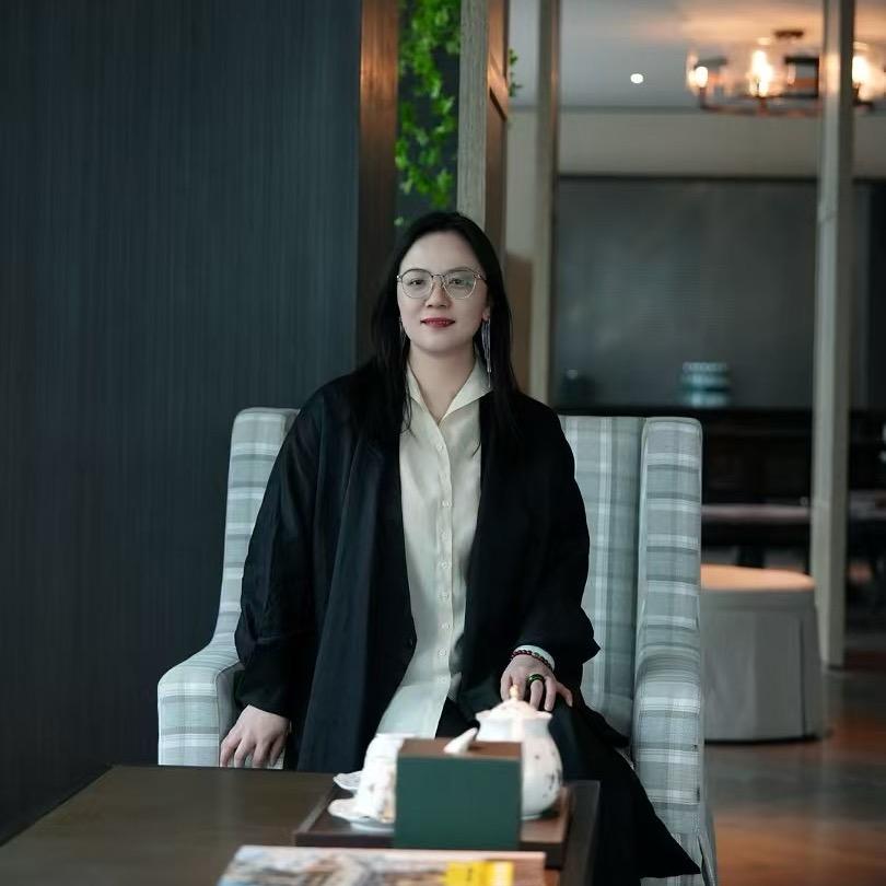 济宁设计师黄薇