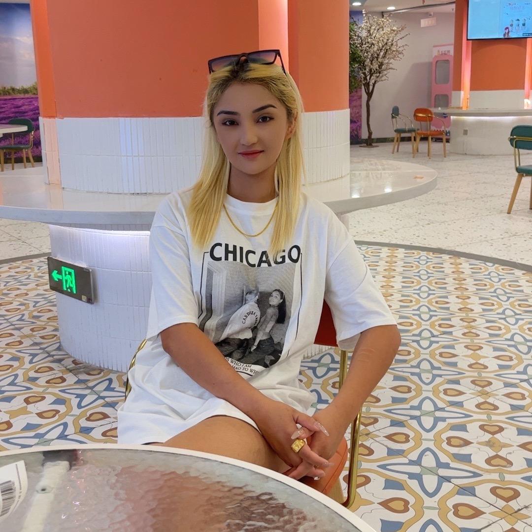 努尔。服装