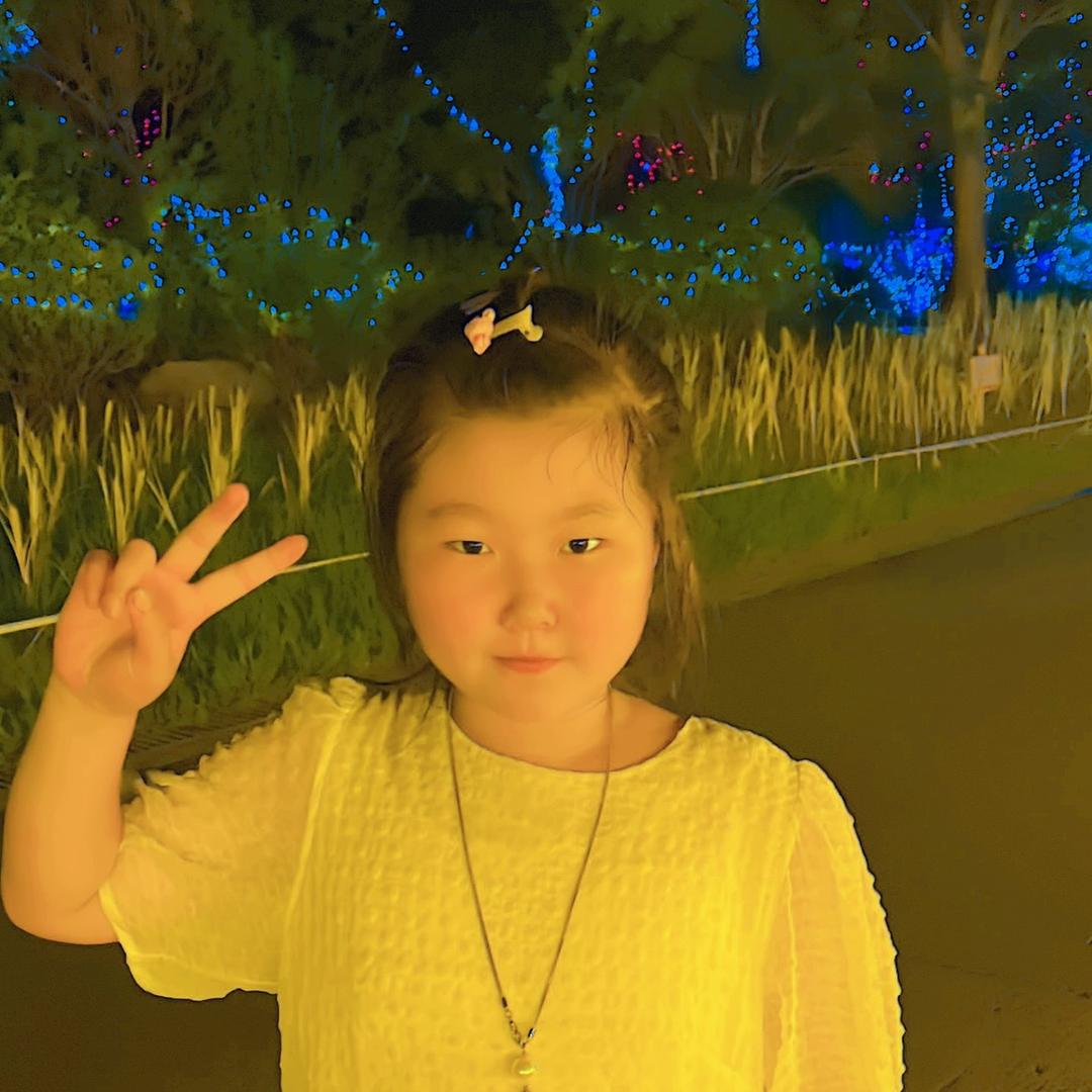 ``丽 子``