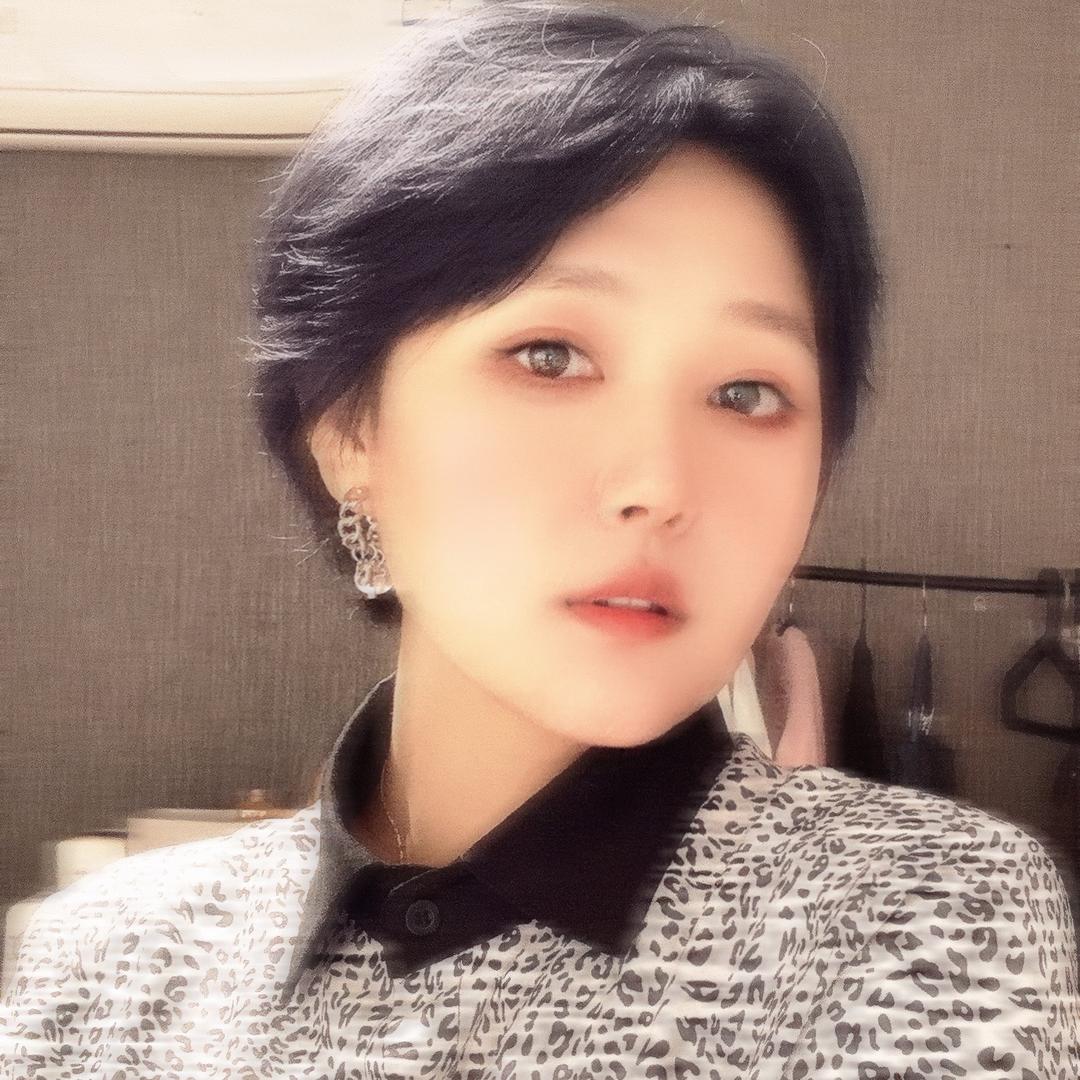 李
