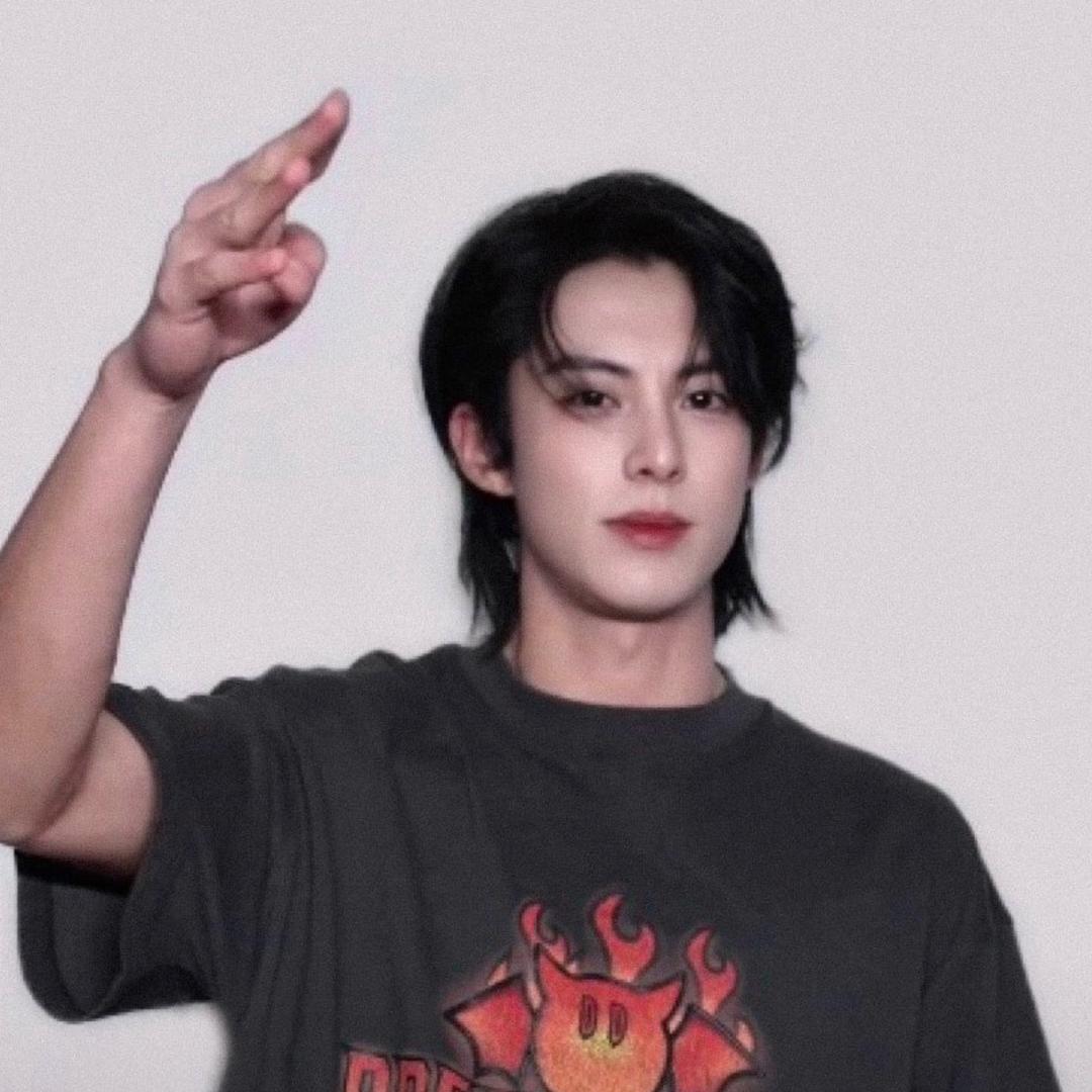 培小近（见过王鹤棣版）