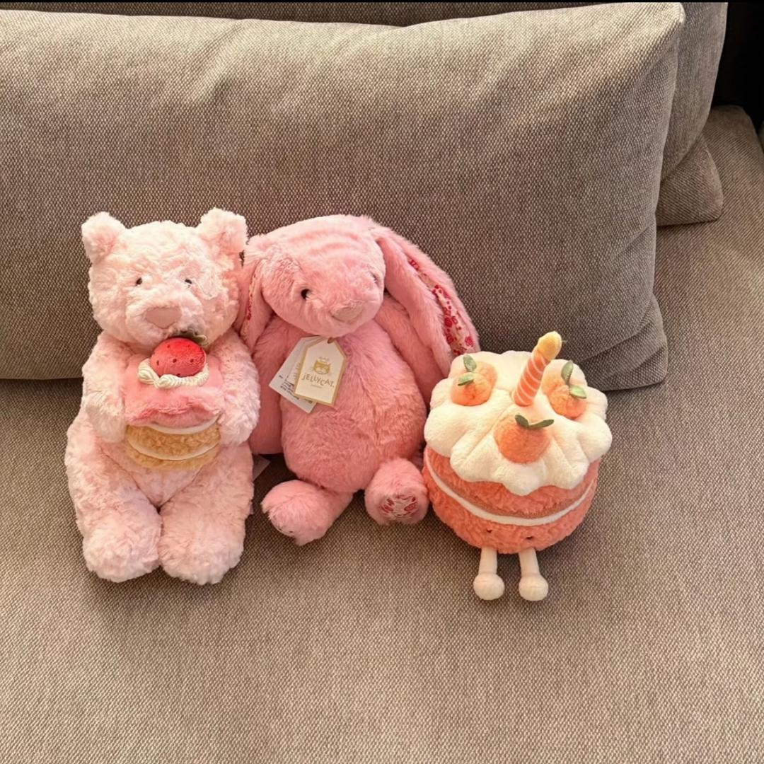 抱着小羊去踏青