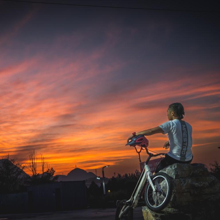 禹希体育  邹禹希