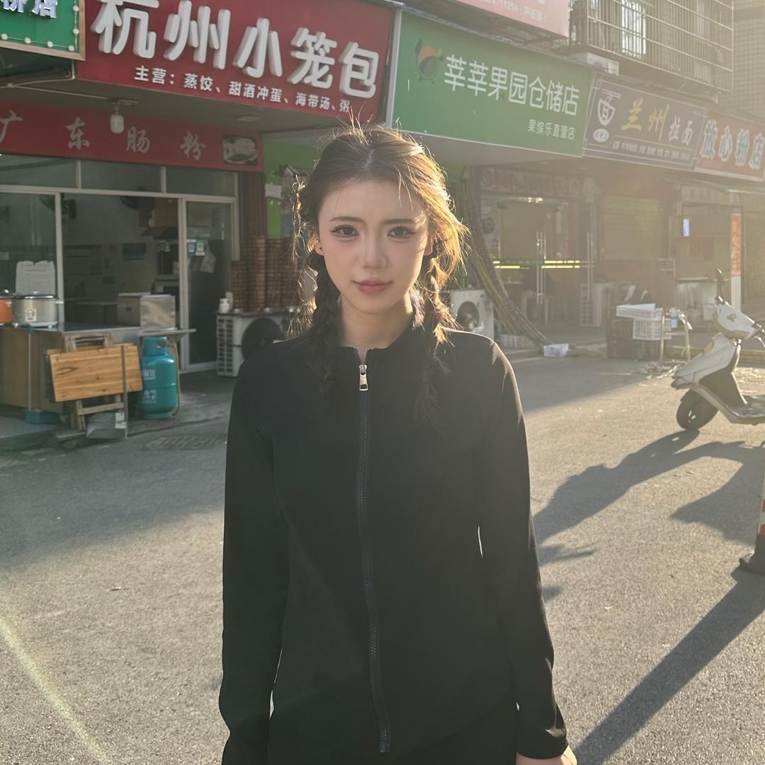 相识黑八裁判-小鱼