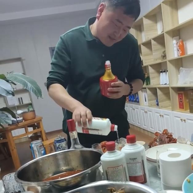 李哥三两半